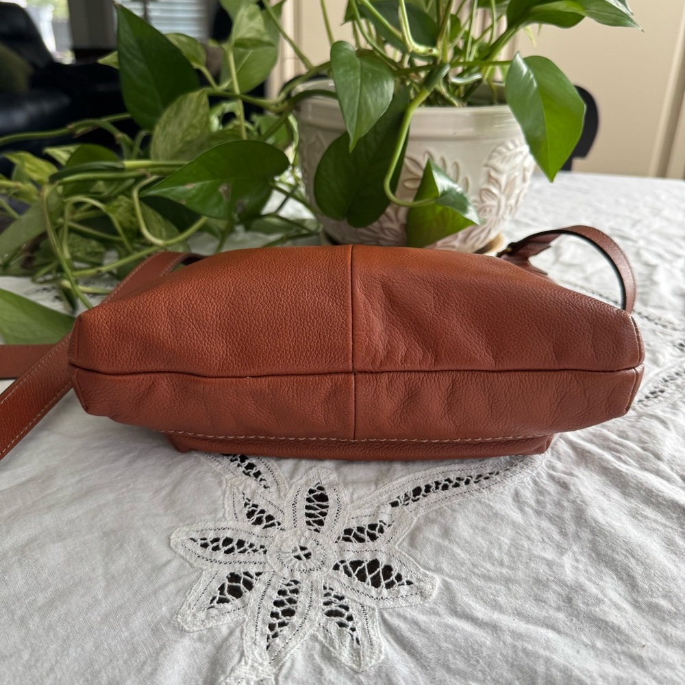 Fossil Tan Leather Crossbody Bag about 11” x 9” EUC - Picture 6 of 9